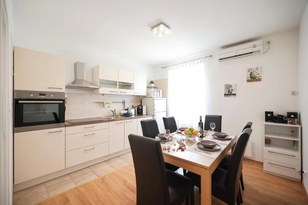 Apartment Melisa Zadar 0*,  Croatia